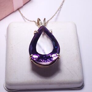 Estate 12ct Natural Pear Cut Amethyst 14Kt Yellow Gold 19" Necklace/Pendant22308